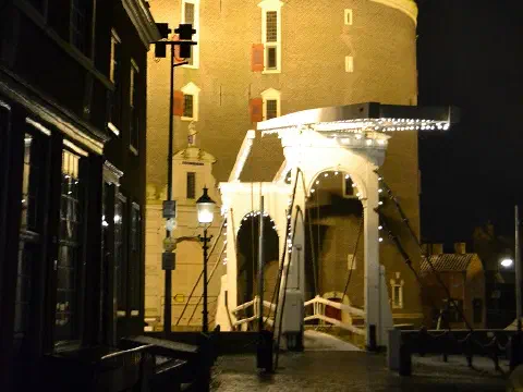 Der Drommedaris in Enkhuizen bei Nacht