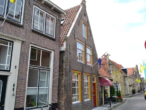 Das VOChuys und die Breedstraat in Enkhuizen
